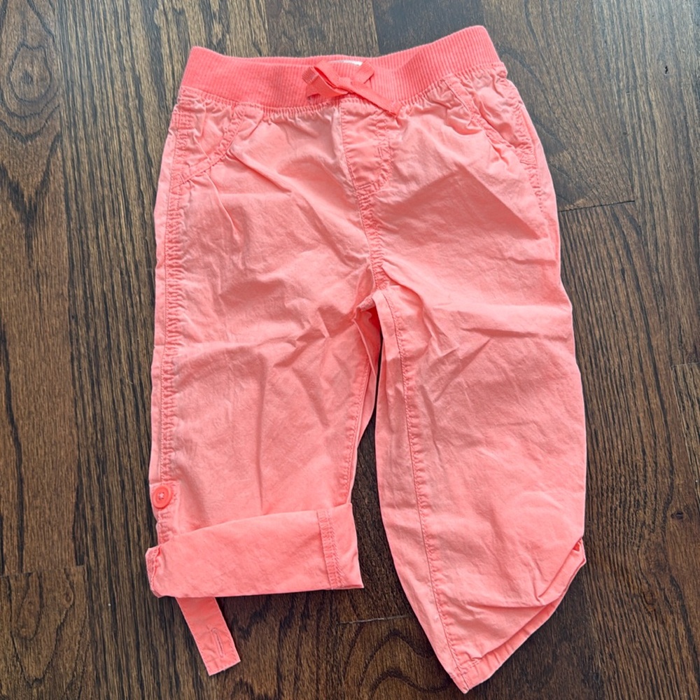 Bundle capris and tights 
Priced for both!
4T GIRLS  SIZE 4T